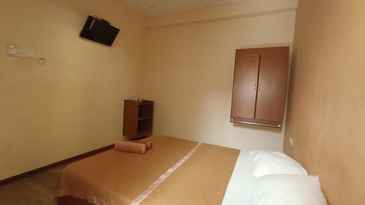 Oyo 415 ストレーツ セトルメント イン Malacca エクステリア 写真